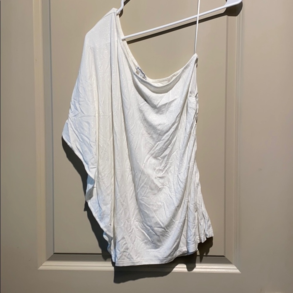 Express of the shoulder sparly blouse